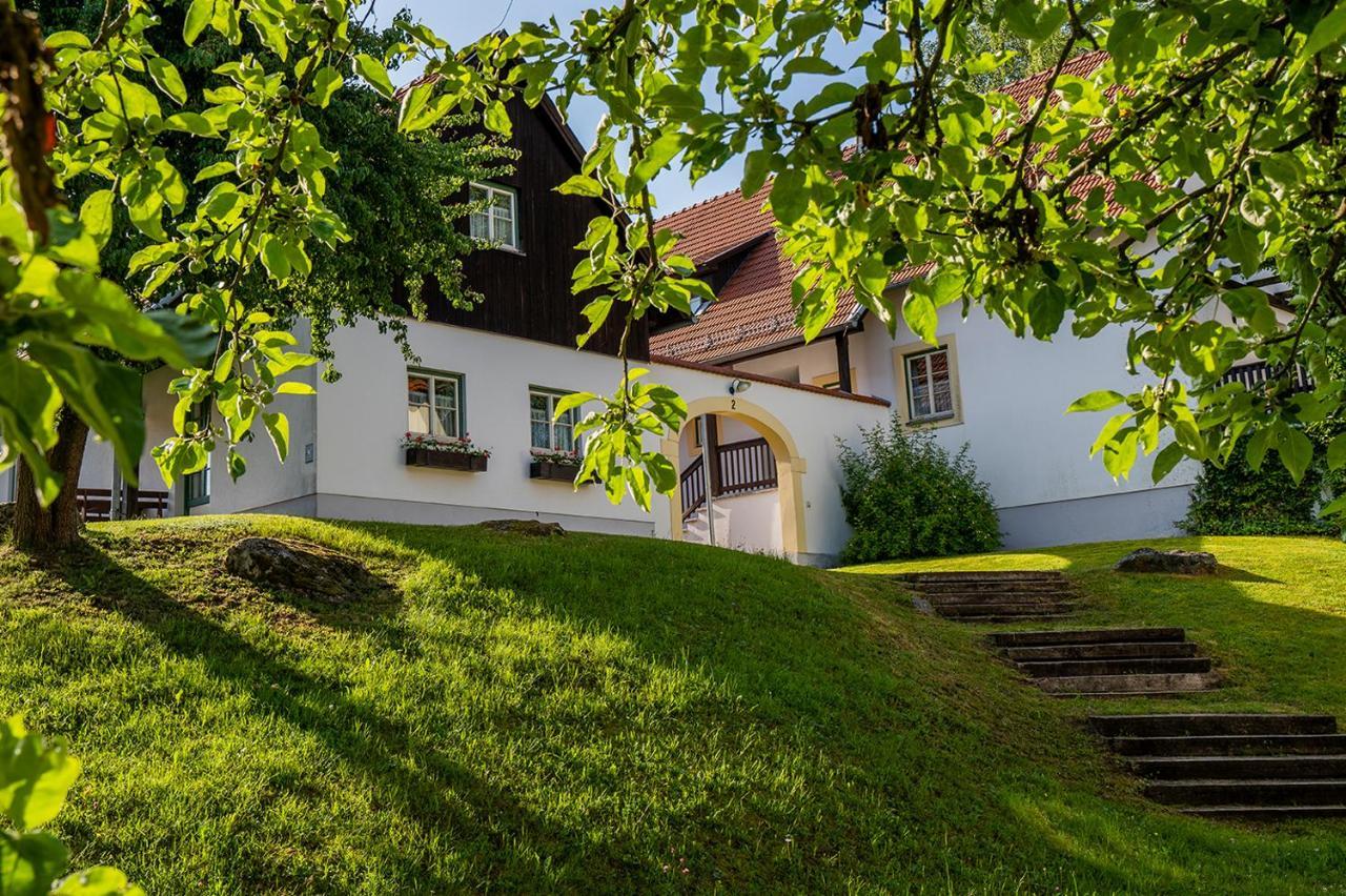 Отель Theater- Und Feriendorf Koenigsleitn Gmbh Личау Экстерьер фото